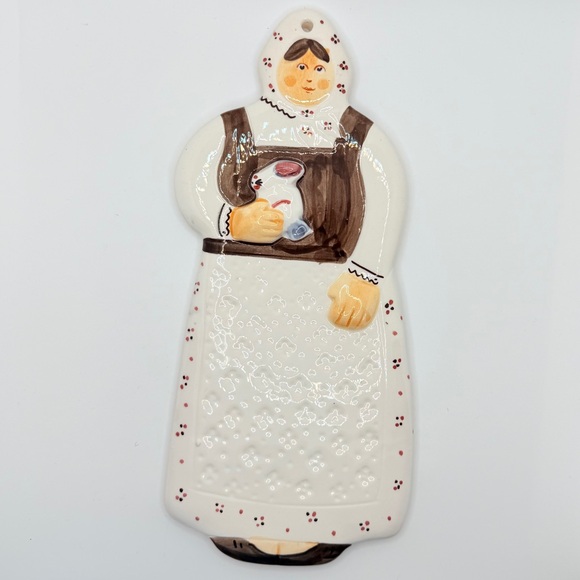 1983 Les Artisans Sigma the Tastesetter Towle Wall Plaque Woman Holding Bunny - Picture 4 of 4